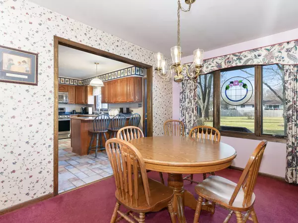 10S144 Ridge RD, Naperville, IL 60565