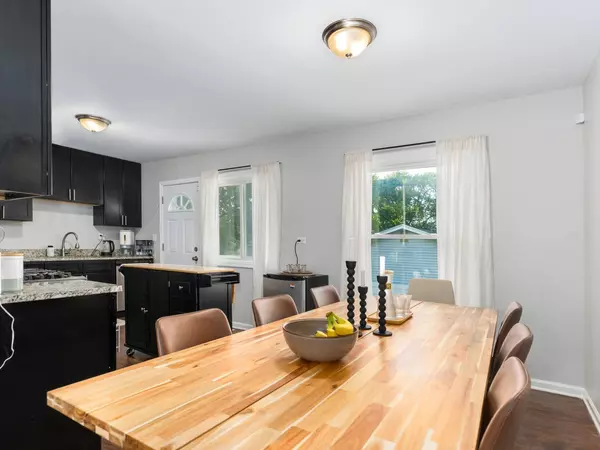 1591 Hillcrest AVE, Hanover Park, IL 60133