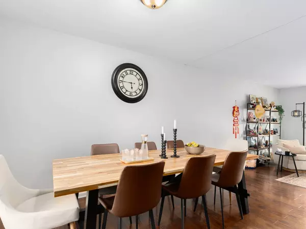 1591 Hillcrest AVE, Hanover Park, IL 60133