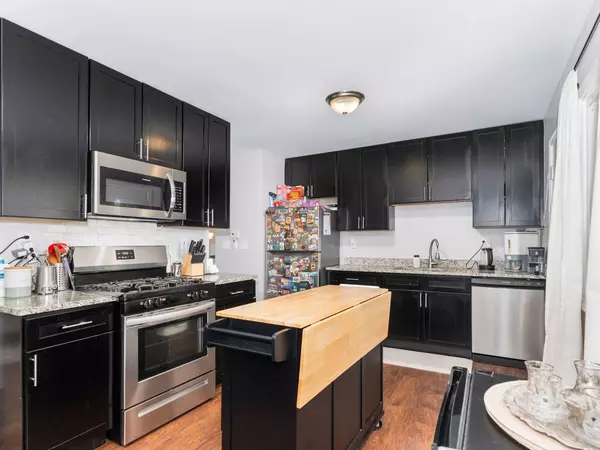 1591 Hillcrest AVE, Hanover Park, IL 60133