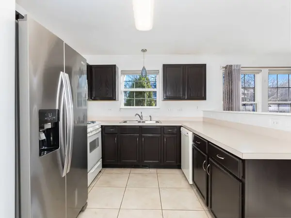 112 Waterbury CIR, Oswego, IL 60543