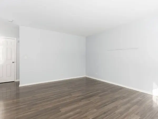 112 Waterbury Circle, Oswego, IL 60543