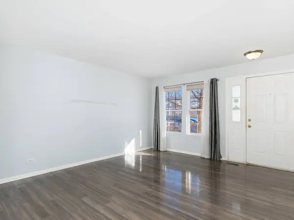 112 Waterbury Circle, Oswego, IL 60543