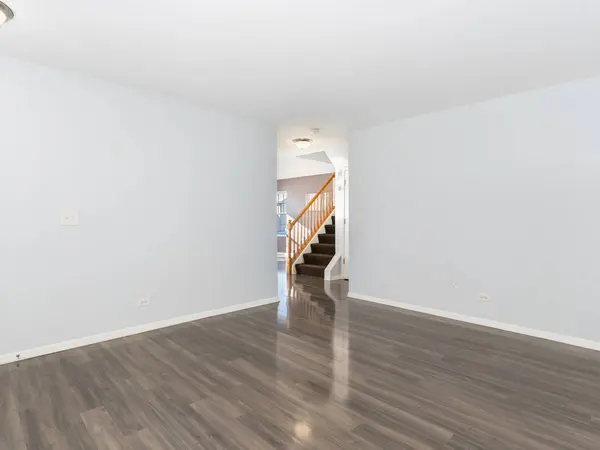 112 Waterbury Circle, Oswego, IL 60543