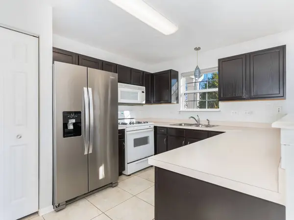 112 Waterbury Circle, Oswego, IL 60543