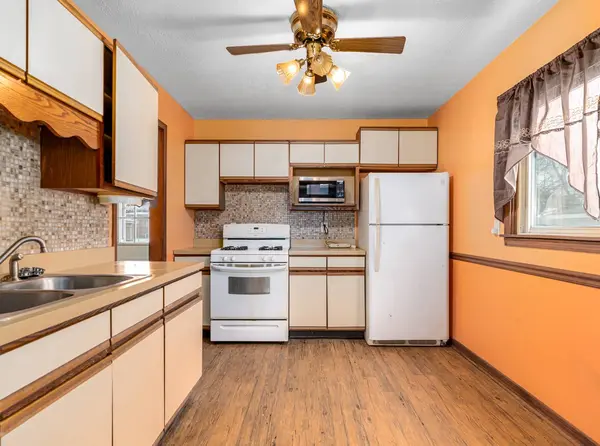 8736 S 51st Avenue, Oak Lawn, IL 60453