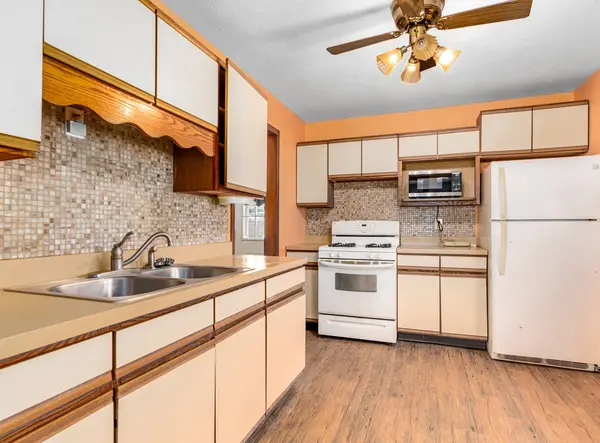 8736 S 51st AVE, Oak Lawn, IL 60453