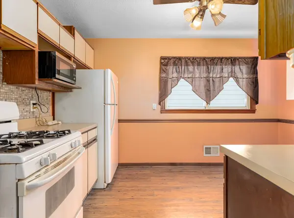 8736 S 51st AVE, Oak Lawn, IL 60453