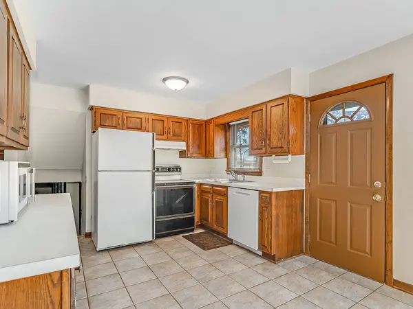 6429 W 114th ST, Worth, IL 60482