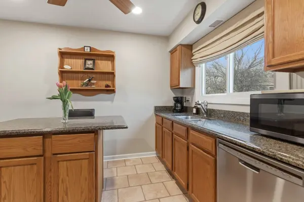 1265 Windsor DR, Wheaton, IL 60189