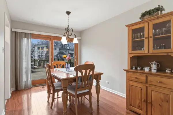 1265 Windsor DR, Wheaton, IL 60189