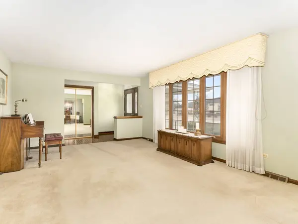 7601 Sycamore Drive, Orland Park, IL 60462