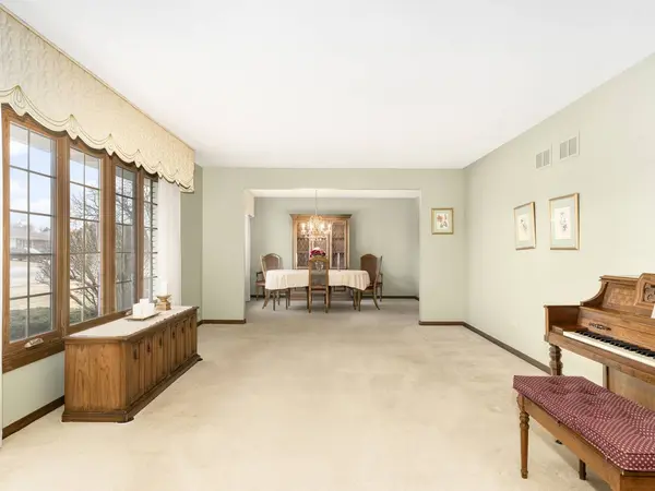 7601 Sycamore DR, Orland Park, IL 60462