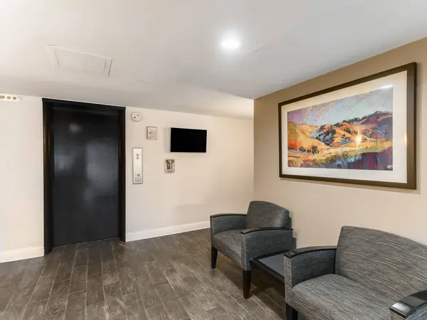 7211 Wolf Road #301A, Indian Head Park, IL 60525