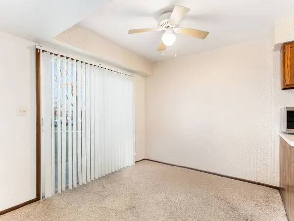 703 Shaw CT, Schaumburg, IL 60194