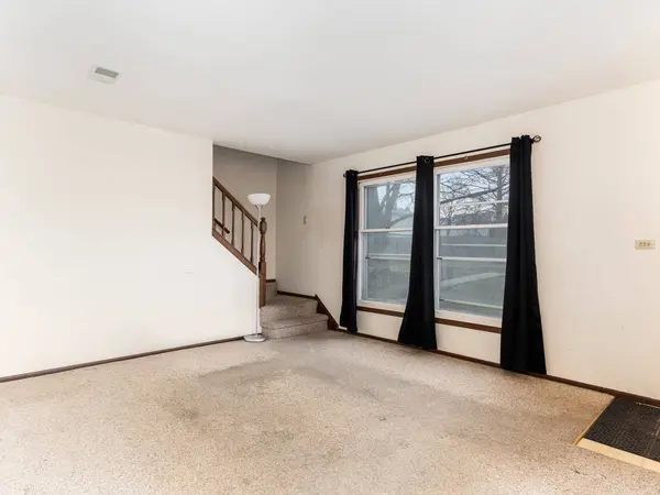 703 Shaw CT, Schaumburg, IL 60194