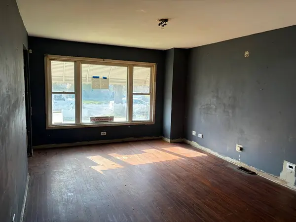 15129 LEXINGTON AVE, Harvey, IL 60426