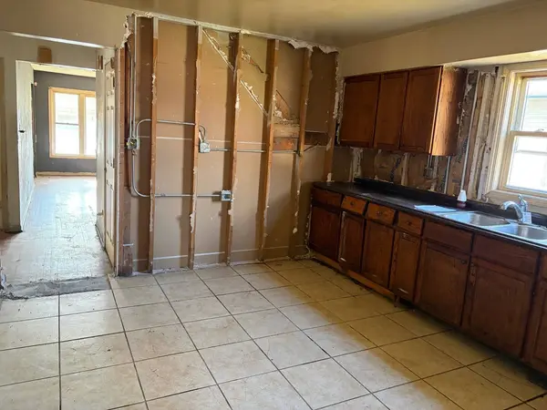 15129 LEXINGTON AVE, Harvey, IL 60426