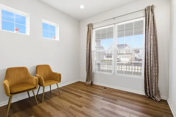 12404 S Blue Water Pkwy, Plainfield, IL 60585