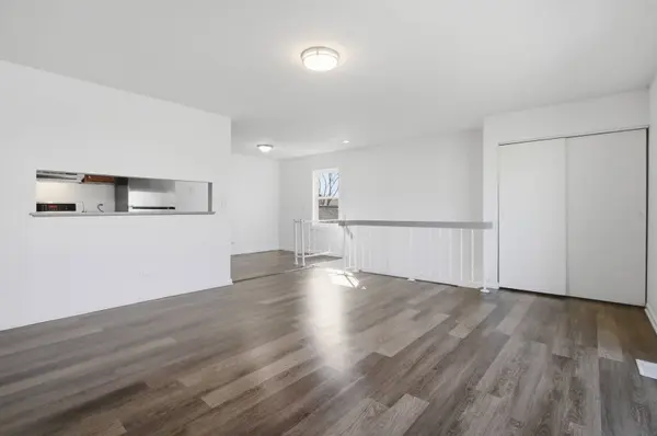 216 Eagle CT #d, Bolingbrook, IL 60440