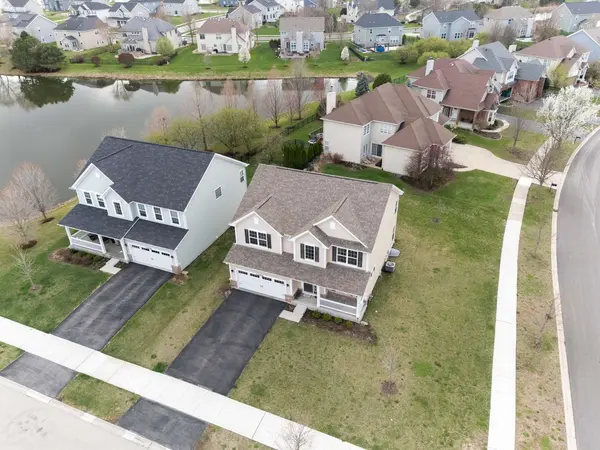 12404 S Blue Water Pkwy, Plainfield, IL 60585