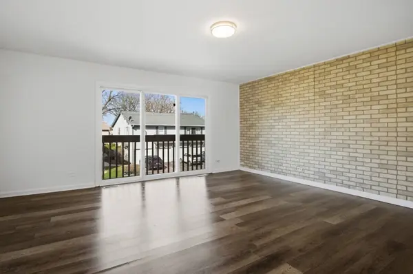 216 Eagle Court #d, Bolingbrook, IL 60440