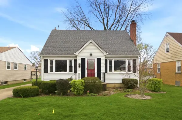 221 S Michigan AVE, Addison, IL 60101