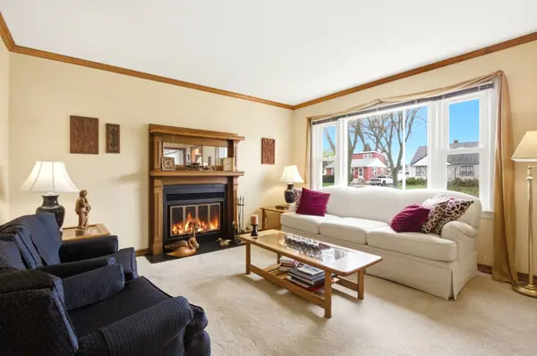 221 S Michigan AVE, Addison, IL 60101