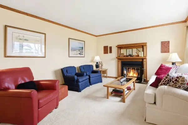 221 S Michigan AVE, Addison, IL 60101