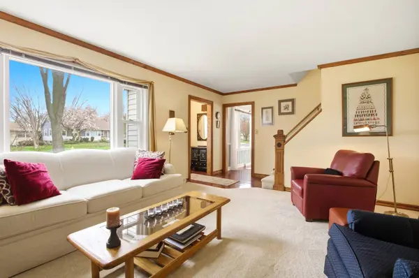 221 S Michigan AVE, Addison, IL 60101