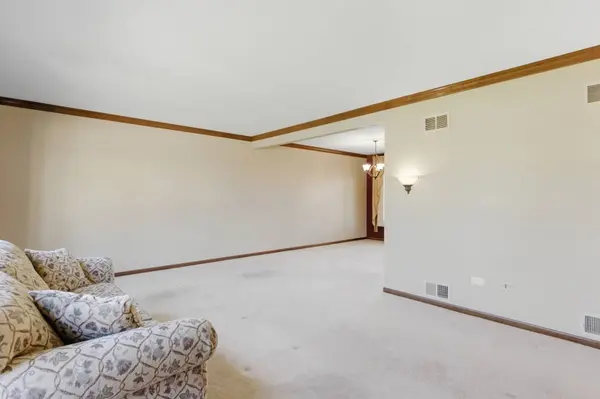 14044 Terry Drive, Orland Park, IL 60462
