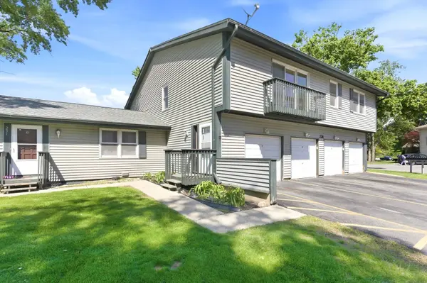 231 Dakota CT #D, Bolingbrook, IL 60440