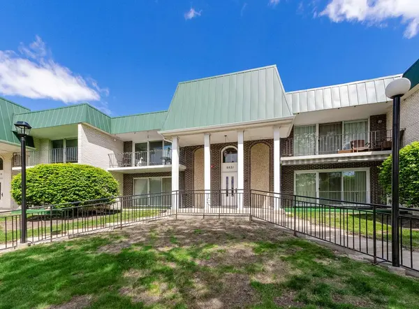 9821 S Keeler AVE #A, Oak Lawn, IL 60453
