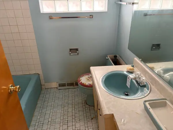 10031 S Forest Avenue, Chicago, IL 60628