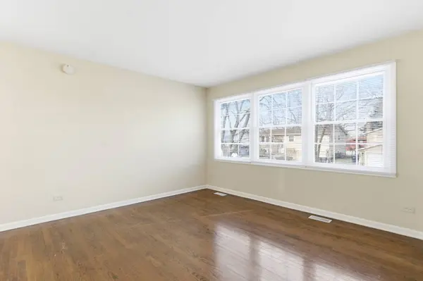 16419 Woodlawn West Avenue, South Holland, IL 60473