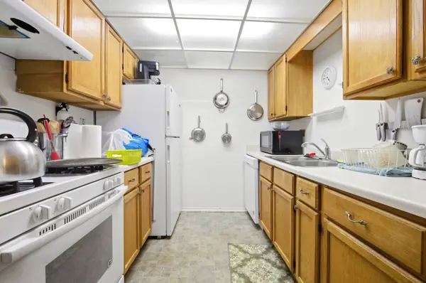 154 E Bailey Road #d, Naperville, IL 60565