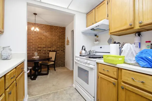 154 E Bailey Road #d, Naperville, IL 60565