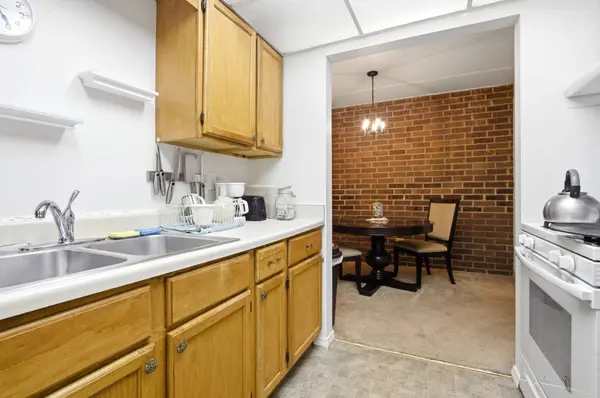 154 E Bailey Road #d, Naperville, IL 60565