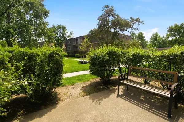 154 E Bailey Road #d, Naperville, IL 60565