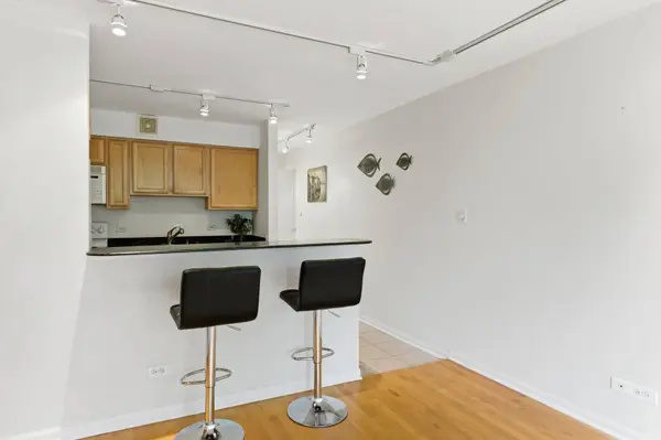 5854 N Kenmore Avenue #4C, Chicago, IL 60660