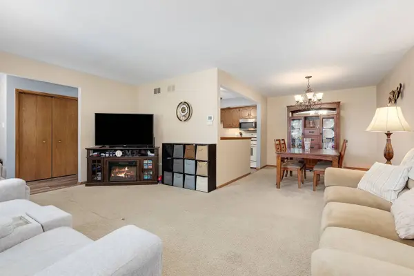 7324 W 152ND Street #73, Orland Park, IL 60462