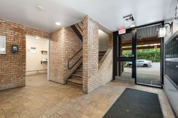 5830 Oakwood Drive #3K, Lisle, IL 60532