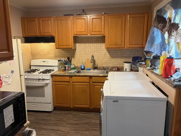 8417 S Scottsdale AVE, Chicago, IL 60652