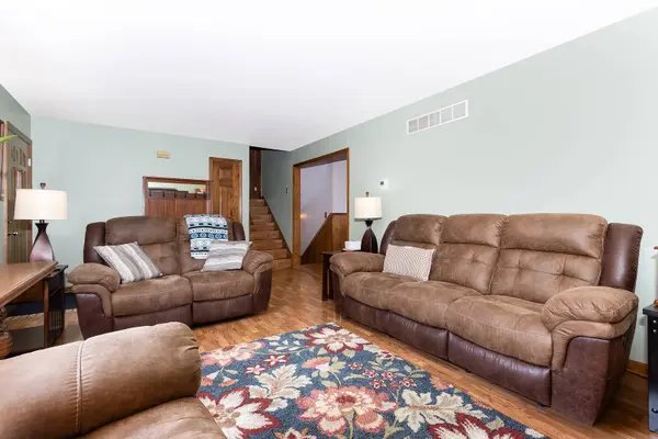 3842 Jonathan Simpson DR, Joliet, IL 60431