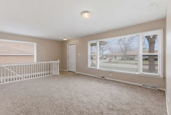 796 E 163rd ST, South Holland, IL 60473
