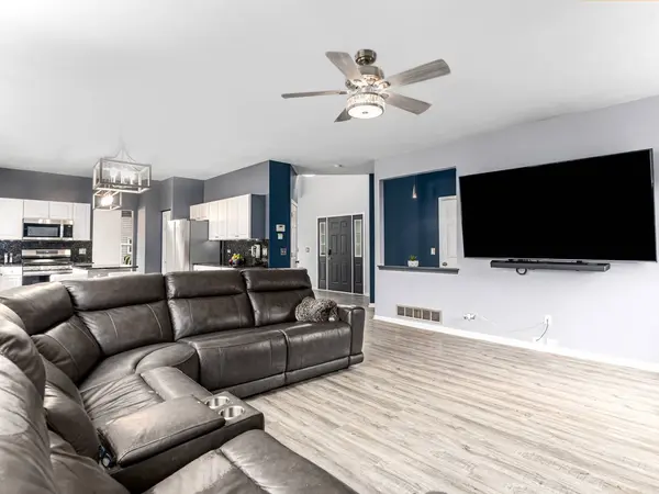 Carpentersville, IL 60110