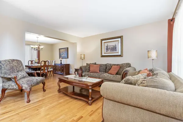 732 BRITA TRL, Minooka, IL 60447