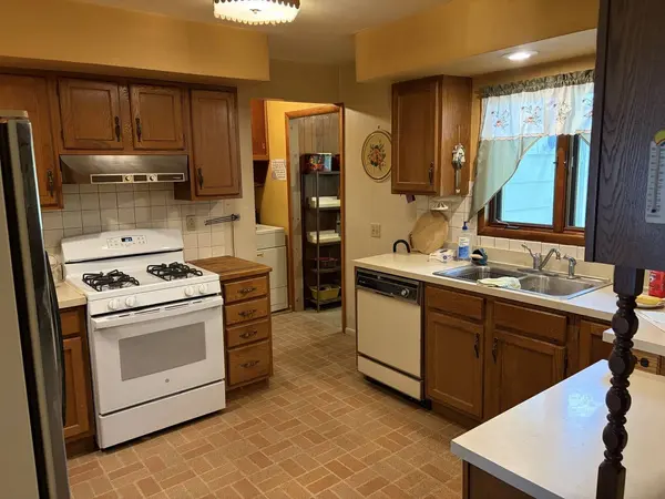 808 N Jefferson AVE, Dixon, IL 61021
