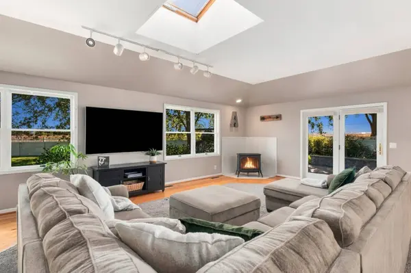 210 S Menominee DR, Minooka, IL 60447