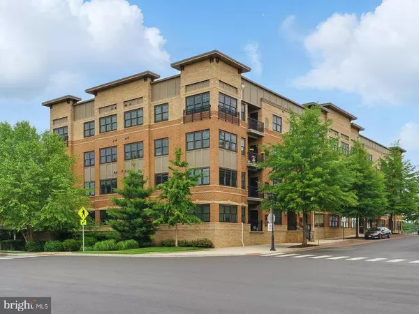 9521 BASTILLE ST #403, Fairfax, VA 22031